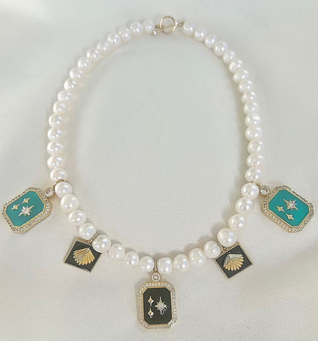 Charming Pearl Choker