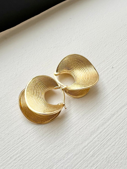 Swanky Ridged Hoops