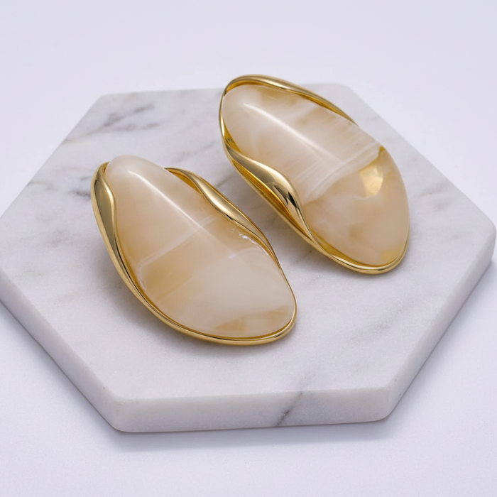 Sculptured Creamy Studs
