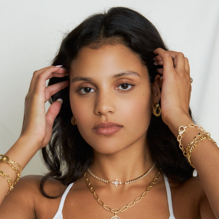 Golden Clasp Bracelet - thechristyfcollection